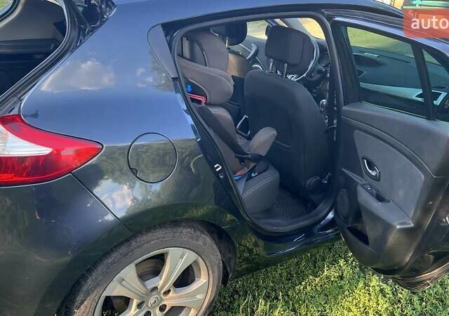 Чорний Рено Меган, об'ємом двигуна 1.6 л та пробігом 214 тис. км за 7500 $, фото 7 на Automoto.ua