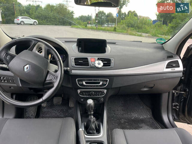 Чорний Рено Меган, об'ємом двигуна 1.6 л та пробігом 251 тис. км за 6800 $, фото 7 на Automoto.ua