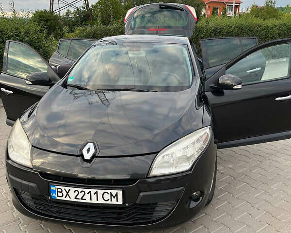 Чорний Рено Меган, об'ємом двигуна 1.6 л та пробігом 251 тис. км за 6800 $, фото 3 на Automoto.ua