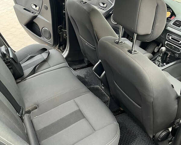 Чорний Рено Меган, об'ємом двигуна 1.6 л та пробігом 251 тис. км за 6800 $, фото 9 на Automoto.ua