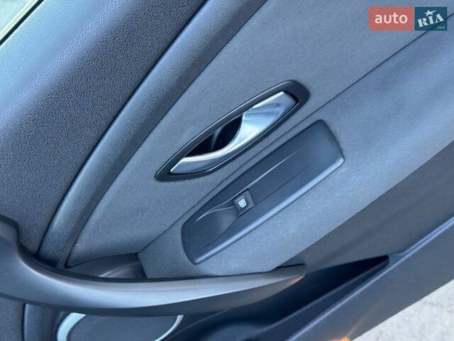 Черный Рено Меган, объемом двигателя 1.6 л и пробегом 230 тыс. км за 6900 $, фото 42 на Automoto.ua