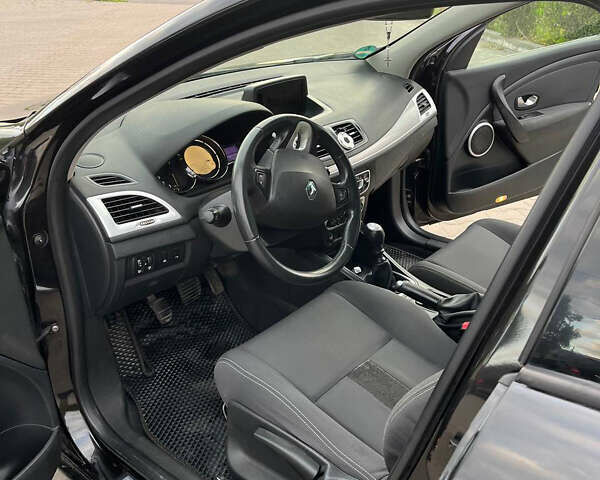 Чорний Рено Меган, об'ємом двигуна 1.6 л та пробігом 251 тис. км за 6800 $, фото 4 на Automoto.ua