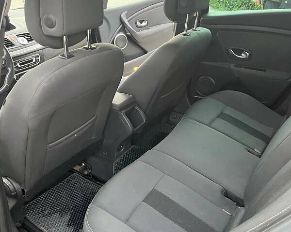 Чорний Рено Меган, об'ємом двигуна 1.6 л та пробігом 251 тис. км за 6800 $, фото 6 на Automoto.ua