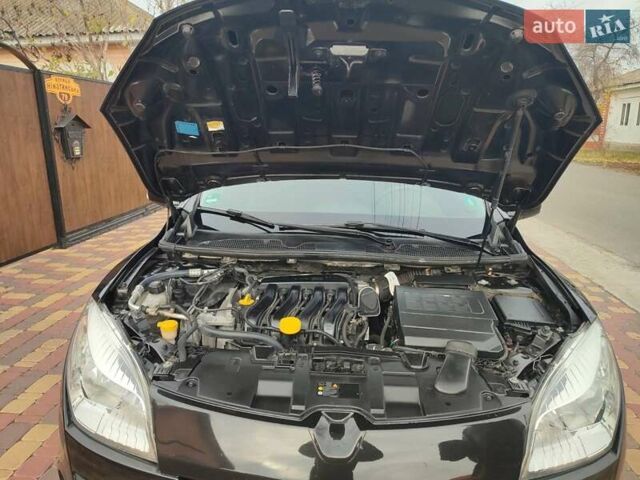 Черный Рено Меган, объемом двигателя 1.6 л и пробегом 185 тыс. км за 7200 $, фото 2 на Automoto.ua