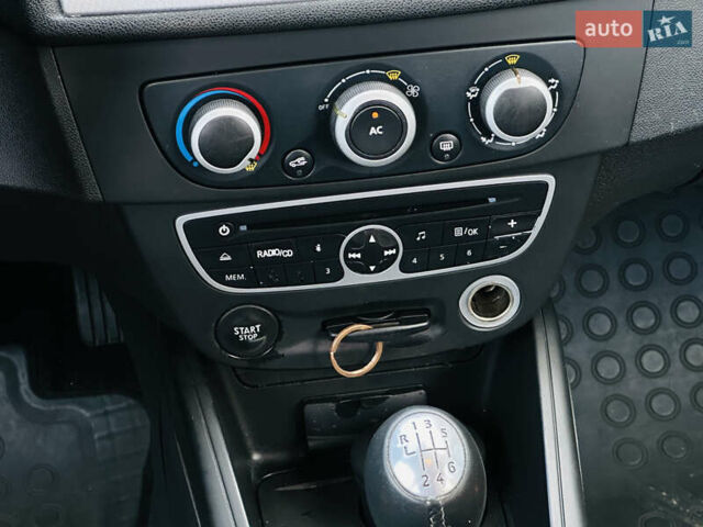 Рено Меган 2009 у Харкові на Automoto.ua Чорний Рено Меган, об'ємом двигуна 1.6 л та пробігом 184 тис. км за 7100 $, фото 27 на Automoto.ua