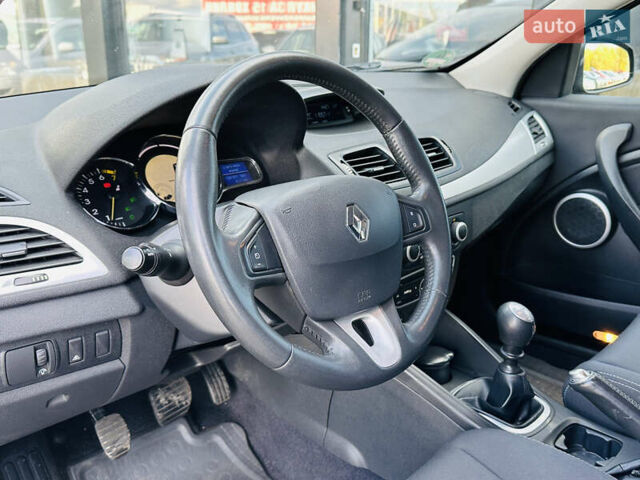 Рено Меган 2009 у Харкові на Automoto.ua Чорний Рено Меган, об'ємом двигуна 1.6 л та пробігом 184 тис. км за 7100 $, фото 13 на Automoto.ua