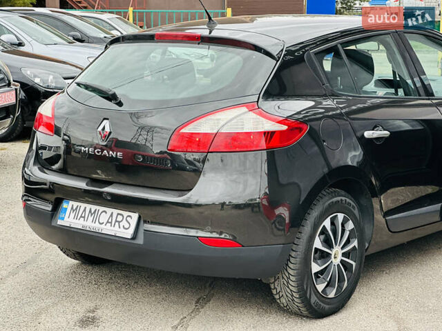 Рено Меган 2009 в Харькове на Automoto.ua Черный Рено Меган, объемом двигателя 1.6 л и пробегом 225 тыс. км за 7600 $, фото 5 на Automoto.ua