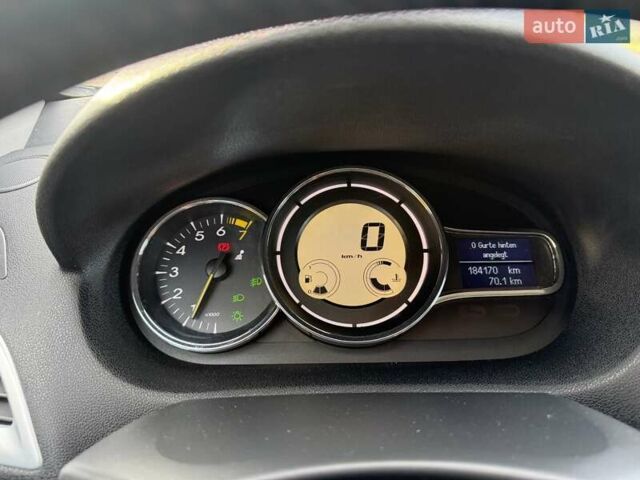Черный Рено Меган, объемом двигателя 1.6 л и пробегом 184 тыс. км за 6800 $, фото 20 на Automoto.ua