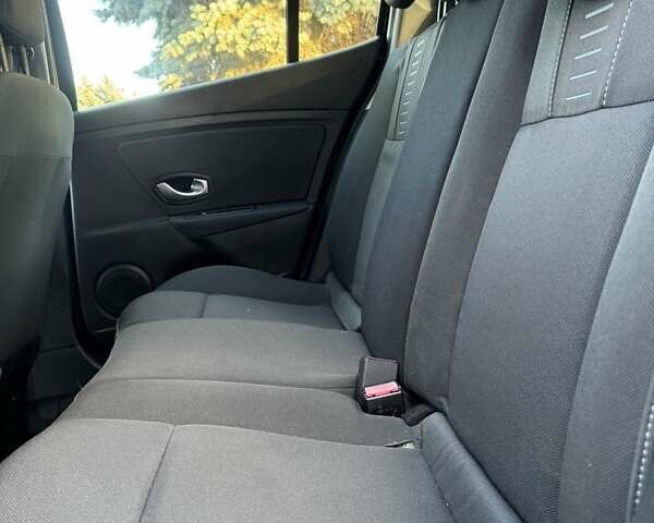 Черный Рено Меган, объемом двигателя 1.6 л и пробегом 204 тыс. км за 6500 $, фото 12 на Automoto.ua