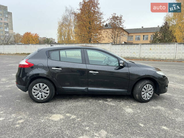 Черный Рено Меган, объемом двигателя 1.6 л и пробегом 161 тыс. км за 6150 $, фото 2 на Automoto.ua