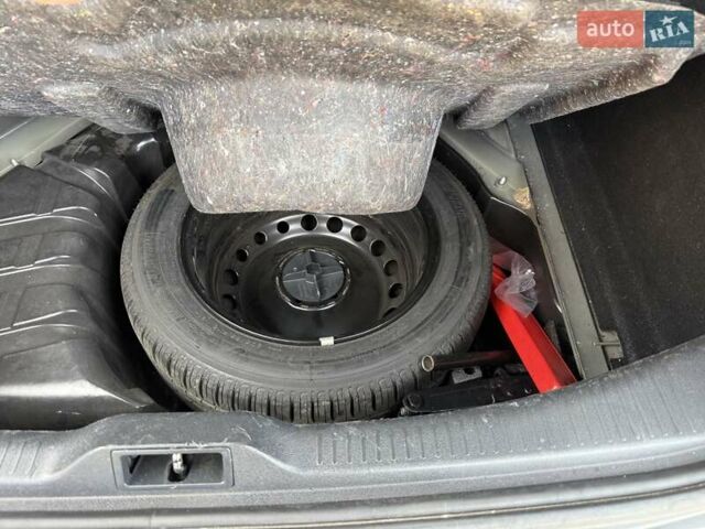 Черный Рено Меган, объемом двигателя 1.6 л и пробегом 184 тыс. км за 6800 $, фото 19 на Automoto.ua