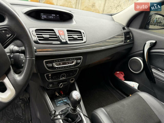 Черный Рено Меган, объемом двигателя 1.5 л и пробегом 261 тыс. км за 5500 $, фото 23 на Automoto.ua