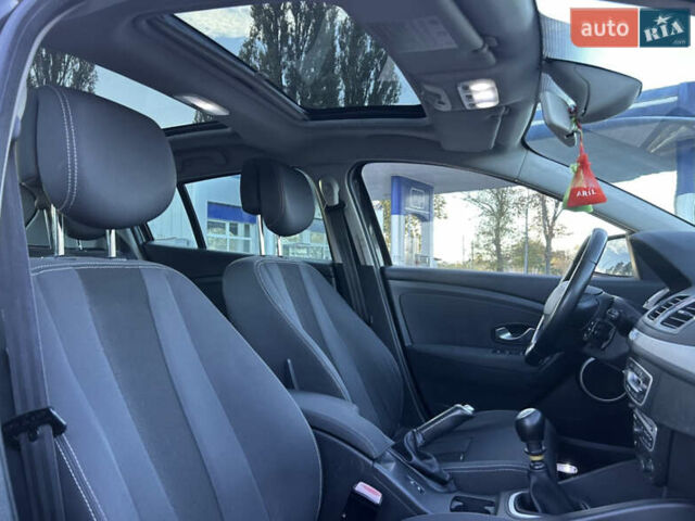 Рено Меган 2009 в Сарнах на Automoto.ua Черный Рено Меган, объемом двигателя 1.9 л и пробегом 310 тыс. км за 6200 $, фото 19 на Automoto.ua