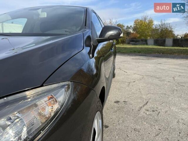 Черный Рено Меган, объемом двигателя 1.6 л и пробегом 184 тыс. км за 6800 $, фото 4 на Automoto.ua