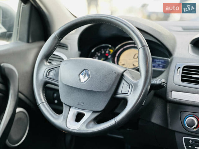 Рено Меган 2009 у Харкові на Automoto.ua Чорний Рено Меган, об'ємом двигуна 1.6 л та пробігом 184 тис. км за 7100 $, фото 21 на Automoto.ua