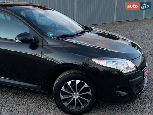 Рено Меган 2009 у Самборе на Automoto.ua Чорний Рено Меган, об'ємом двигуна 1.6 л та пробігом 208 тис. км за 6499 $, фото 30 на Automoto.ua