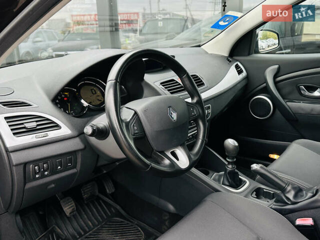 Рено Меган 2009 в Харькове на Automoto.ua Черный Рено Меган, объемом двигателя 1.6 л и пробегом 225 тыс. км за 7600 $, фото 17 на Automoto.ua