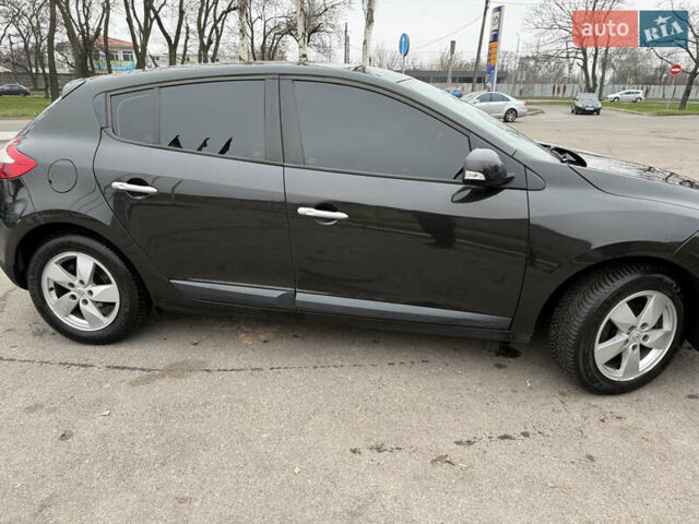 Черный Рено Меган, объемом двигателя 1.5 л и пробегом 261 тыс. км за 5500 $, фото 4 на Automoto.ua