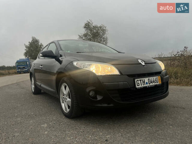 Рено Меган 2009 у Сумах на Automoto.ua Чорний Рено Меган, об'ємом двигуна 1.6 л та пробігом 181 тис. км за 7200 $, фото 1 на Automoto.ua