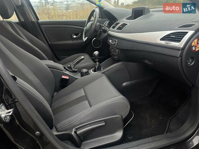 Рено Меган 2009 у Сумах на Automoto.ua Чорний Рено Меган, об'ємом двигуна 1.6 л та пробігом 181 тис. км за 7200 $, фото 19 на Automoto.ua