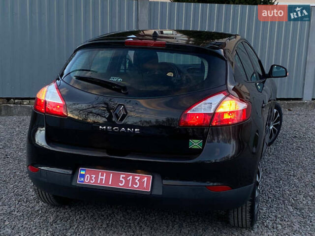 Рено Меган 2009 у Самборе на Automoto.ua Чорний Рено Меган, об'ємом двигуна 1.6 л та пробігом 208 тис. км за 6499 $, фото 39 на Automoto.ua