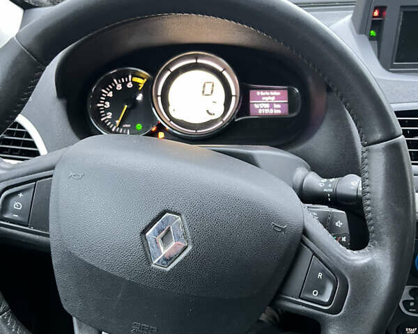 Черный Рено Меган, объемом двигателя 1.6 л и пробегом 161 тыс. км за 6150 $, фото 12 на Automoto.ua