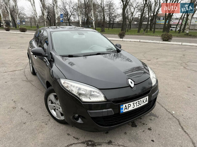 Черный Рено Меган, объемом двигателя 1.5 л и пробегом 261 тыс. км за 5500 $, фото 2 на Automoto.ua