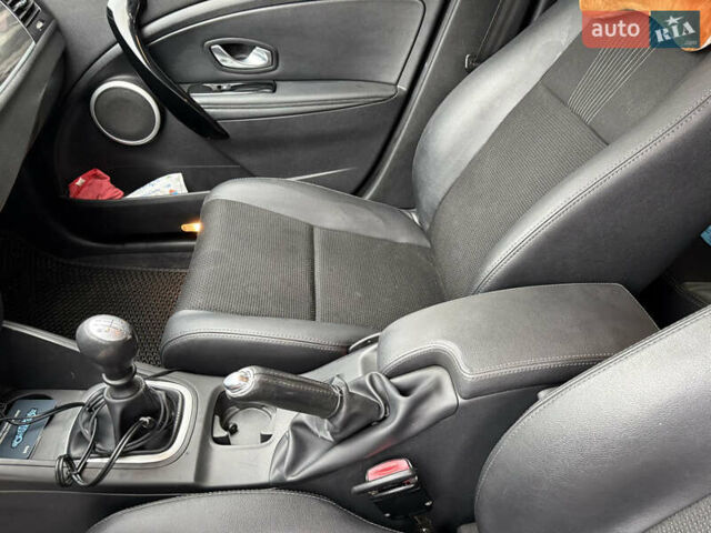 Черный Рено Меган, объемом двигателя 1.5 л и пробегом 261 тыс. км за 5500 $, фото 22 на Automoto.ua