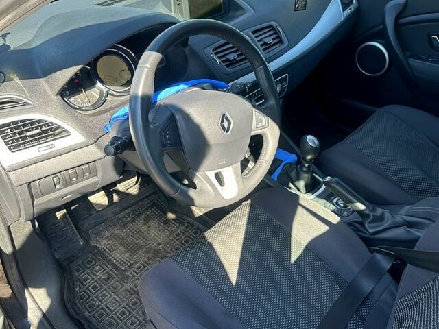 Рено Меган 2009 в Кропивницком (Кировограде) на Automoto.ua Черный Рено Меган, объемом двигателя 1.4 л и пробегом 245 тыс. км за 7400 $, фото 5 на Automoto.ua