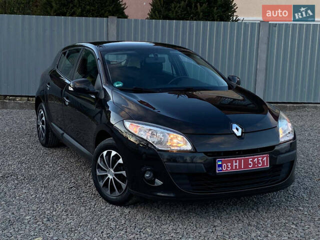 Рено Меган 2009 у Самборе на Automoto.ua Чорний Рено Меган, об'ємом двигуна 1.6 л та пробігом 208 тис. км за 6499 $, фото 2 на Automoto.ua