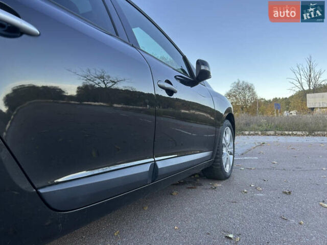 Рено Меган 2009 в Сарнах на Automoto.ua Черный Рено Меган, объемом двигателя 1.9 л и пробегом 310 тыс. км за 6200 $, фото 31 на Automoto.ua