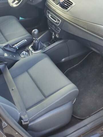 Черный Рено Меган, объемом двигателя 1.6 л и пробегом 250 тыс. км за 6200 $, фото 5 на Automoto.ua