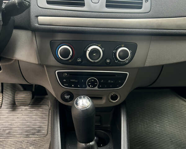 Черный Рено Меган, объемом двигателя 1.46 л и пробегом 224 тыс. км за 5800 $, фото 30 на Automoto.ua