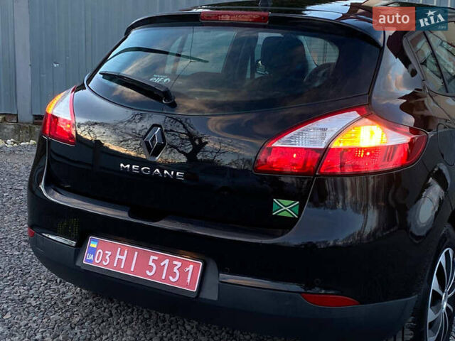 Рено Меган 2009 у Самборе на Automoto.ua Чорний Рено Меган, об'ємом двигуна 1.6 л та пробігом 208 тис. км за 6499 $, фото 38 на Automoto.ua