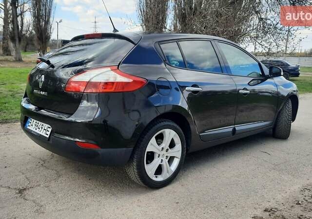 Рено Меган 2009 у Александрие на Automoto.ua Чорний Рено Меган, об'ємом двигуна 1.6 л та пробігом 138 тис. км за 7999 $, фото 8 на Automoto.ua
