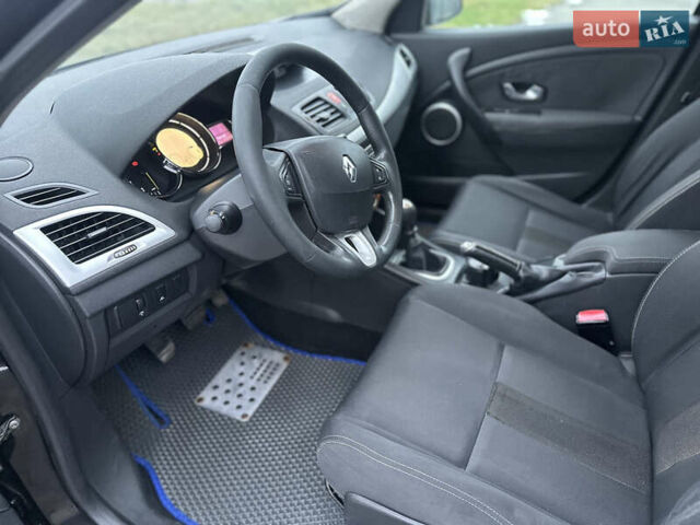 Черный Рено Меган, объемом двигателя 1.5 л и пробегом 268 тыс. км за 5300 $, фото 12 на Automoto.ua