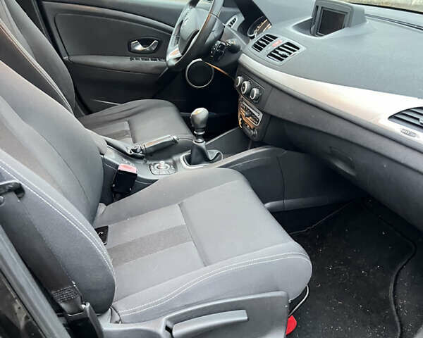 Черный Рено Меган, объемом двигателя 1.6 л и пробегом 161 тыс. км за 6150 $, фото 13 на Automoto.ua