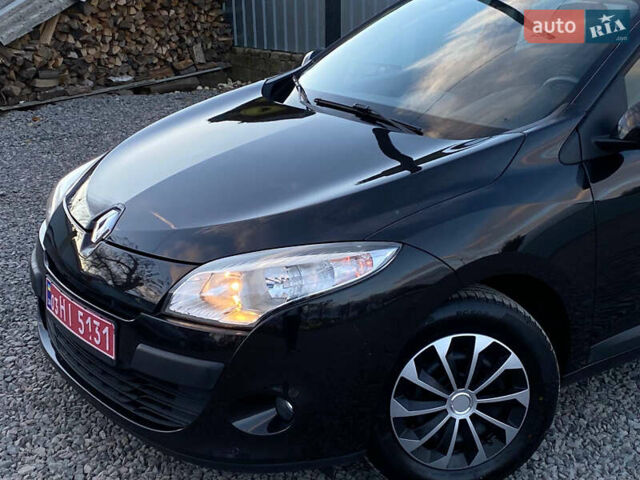 Рено Меган 2009 у Самборе на Automoto.ua Чорний Рено Меган, об'ємом двигуна 1.6 л та пробігом 208 тис. км за 6499 $, фото 21 на Automoto.ua