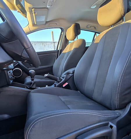 Черный Рено Меган, объемом двигателя 1.4 л и пробегом 220 тыс. км за 7200 $, фото 17 на Automoto.ua