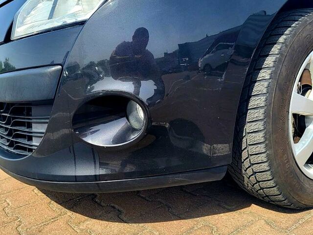 Черный Рено Меган, объемом двигателя 1.5 л и пробегом 217 тыс. км за 5999 $, фото 8 на Automoto.ua