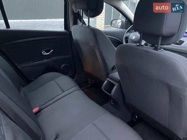 Черный Рено Меган, объемом двигателя 1.6 л и пробегом 204 тыс. км за 6500 $, фото 14 на Automoto.ua