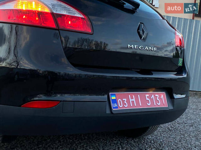 Рено Меган 2009 у Самборе на Automoto.ua Чорний Рено Меган, об'ємом двигуна 1.6 л та пробігом 208 тис. км за 6499 $, фото 59 на Automoto.ua
