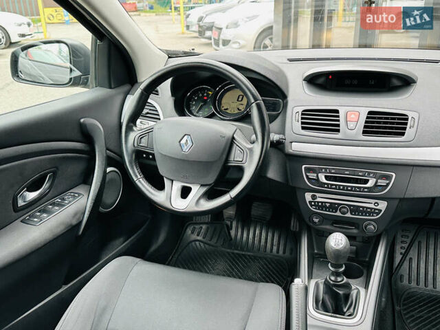 Рено Меган 2009 в Харькове на Automoto.ua Черный Рено Меган, объемом двигателя 1.6 л и пробегом 225 тыс. км за 7600 $, фото 22 на Automoto.ua