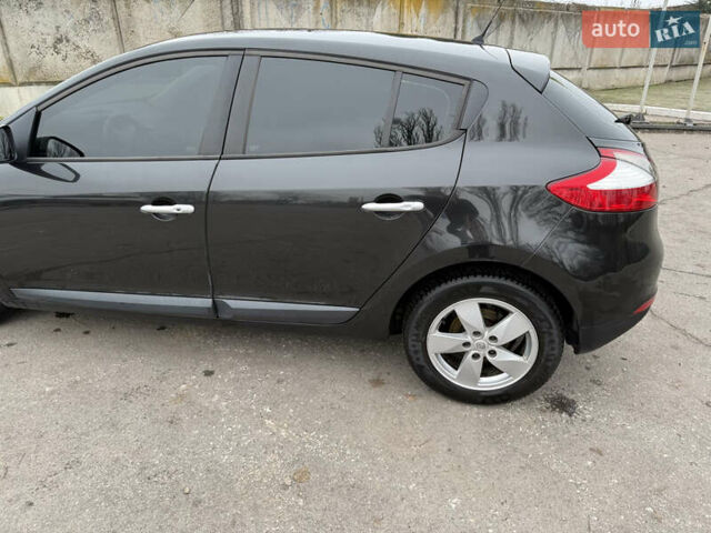 Черный Рено Меган, объемом двигателя 1.5 л и пробегом 261 тыс. км за 5500 $, фото 13 на Automoto.ua