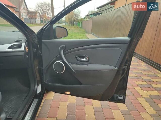 Черный Рено Меган, объемом двигателя 1.6 л и пробегом 185 тыс. км за 7200 $, фото 4 на Automoto.ua