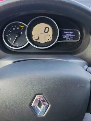 Черный Рено Меган, объемом двигателя 1.6 л и пробегом 250 тыс. км за 6200 $, фото 3 на Automoto.ua