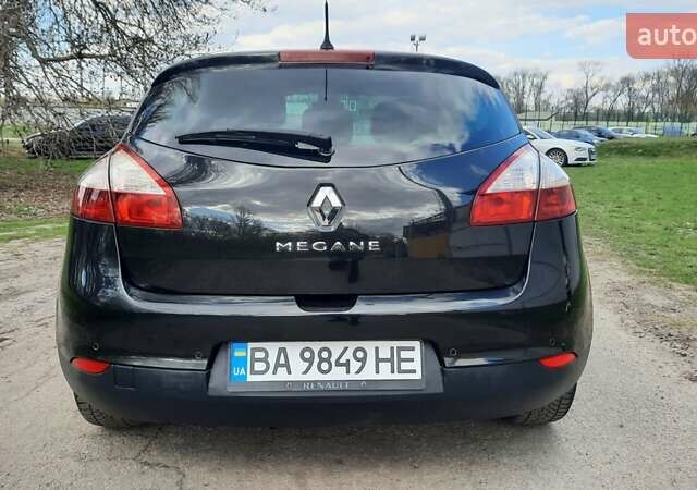 Рено Меган 2009 у Александрие на Automoto.ua Чорний Рено Меган, об'ємом двигуна 1.6 л та пробігом 138 тис. км за 7999 $, фото 6 на Automoto.ua
