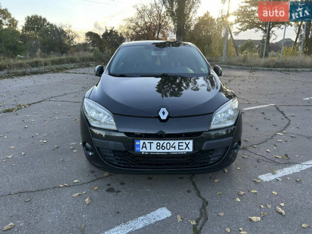 Рено Меган 2009 в Сарнах на Automoto.ua Черный Рено Меган, объемом двигателя 1.9 л и пробегом 310 тыс. км за 6200 $, фото 5 на Automoto.ua
