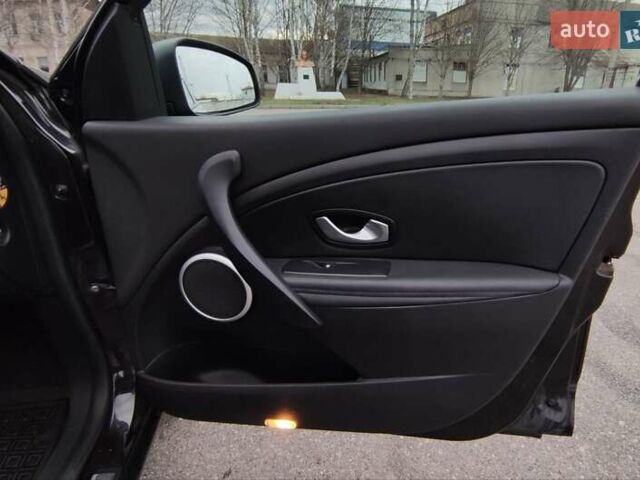 Чорний Рено Меган, об'ємом двигуна 1.5 л та пробігом 218 тис. км за 7200 $, фото 16 на Automoto.ua