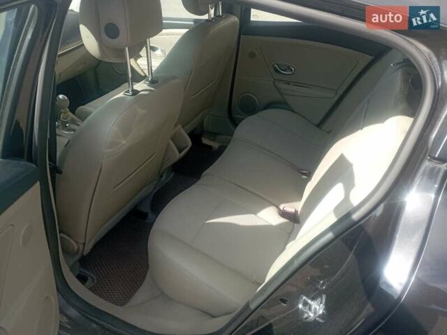 Рено Меган 2009 у Луцьку на Automoto.ua Чорний Рено Меган, об'ємом двигуна 1.46 л та пробігом 257 тис. км за 5600 $, фото 8 на Automoto.ua